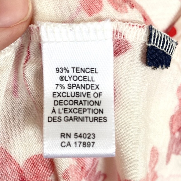 Banana Republic 🌺 V Neck Short Sleeve Floral Blouse 🌺 - Picture 6 of 8